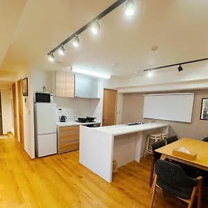 Asakusa Tatami Retreat: Convenient Metro Access Tokyo